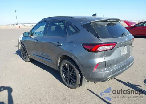 2023 Ford Escape St-Line Elite z USA, uszkodzony, nr VIN 1FMCU9PA3PUB44323